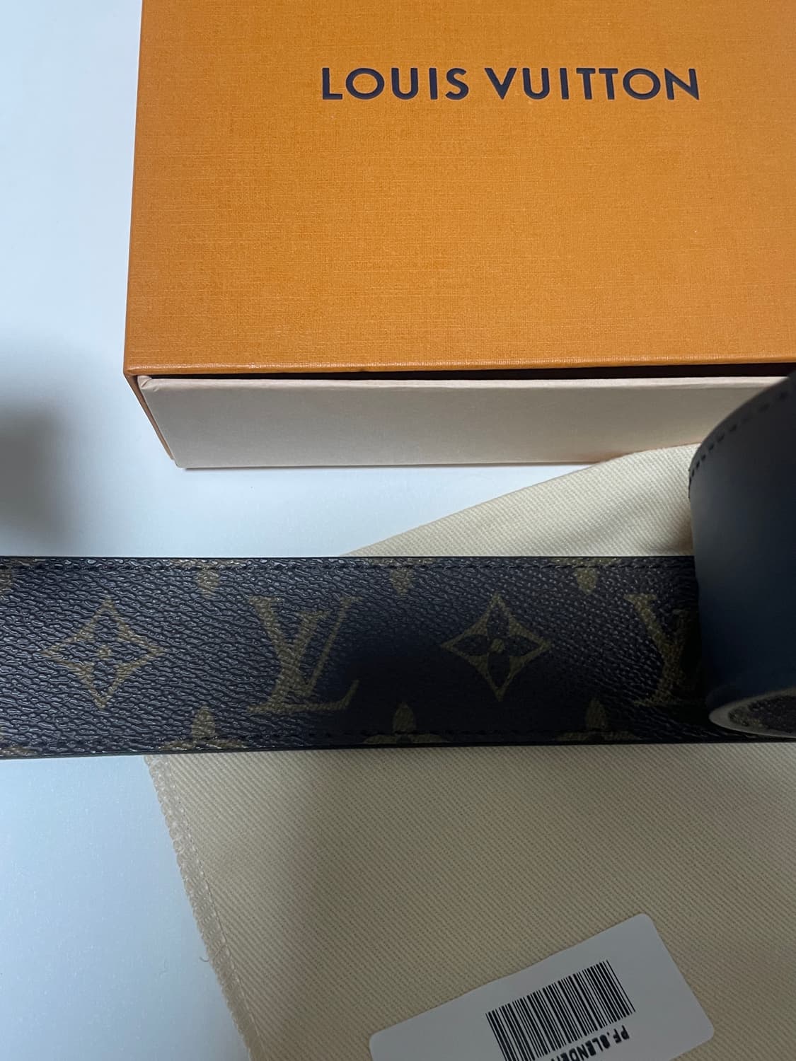 LV 이니셜 리버서블 모노그램 벨트 상품이미지5