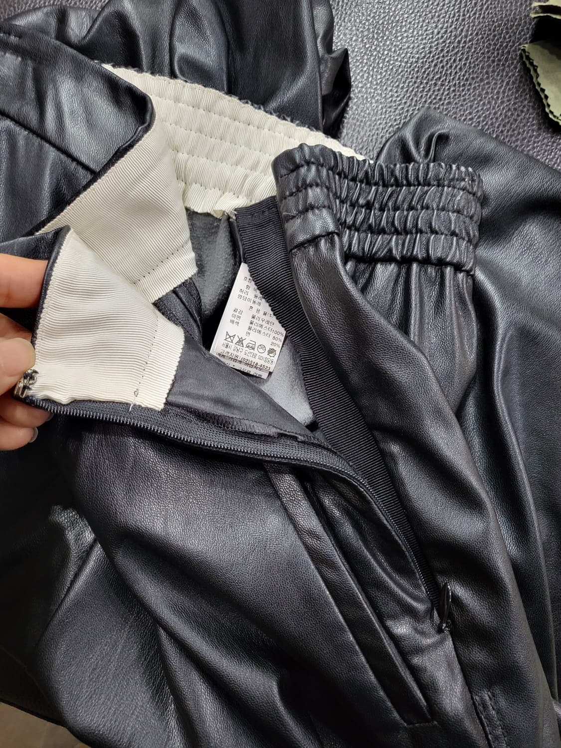 타임 인조 가죽 조거팬츠 상품이미지6