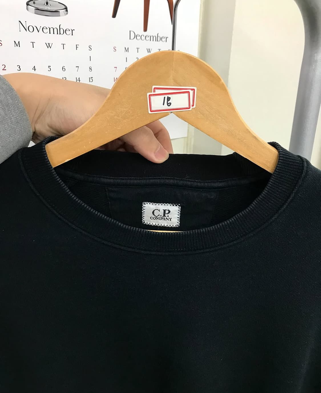 씨피컴퍼니 렌즈 맨투맨 상품이미지2