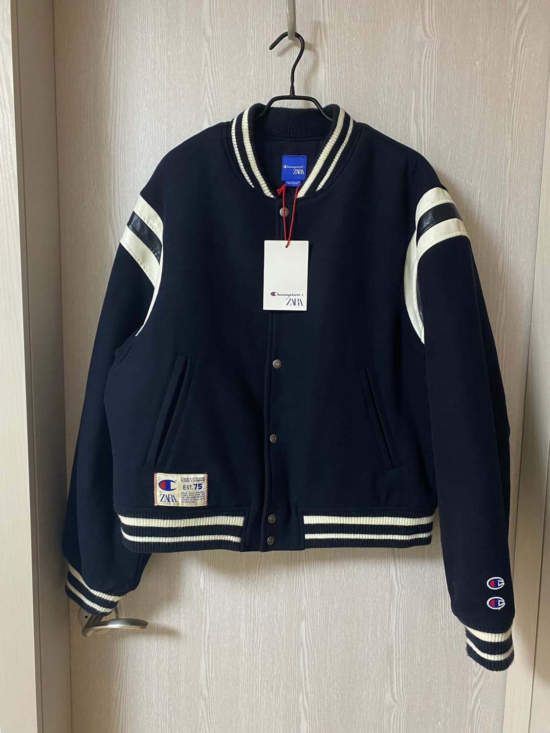 Champion x ZARA 콜라보 바시티 자켓 새상품 상품이미지2
