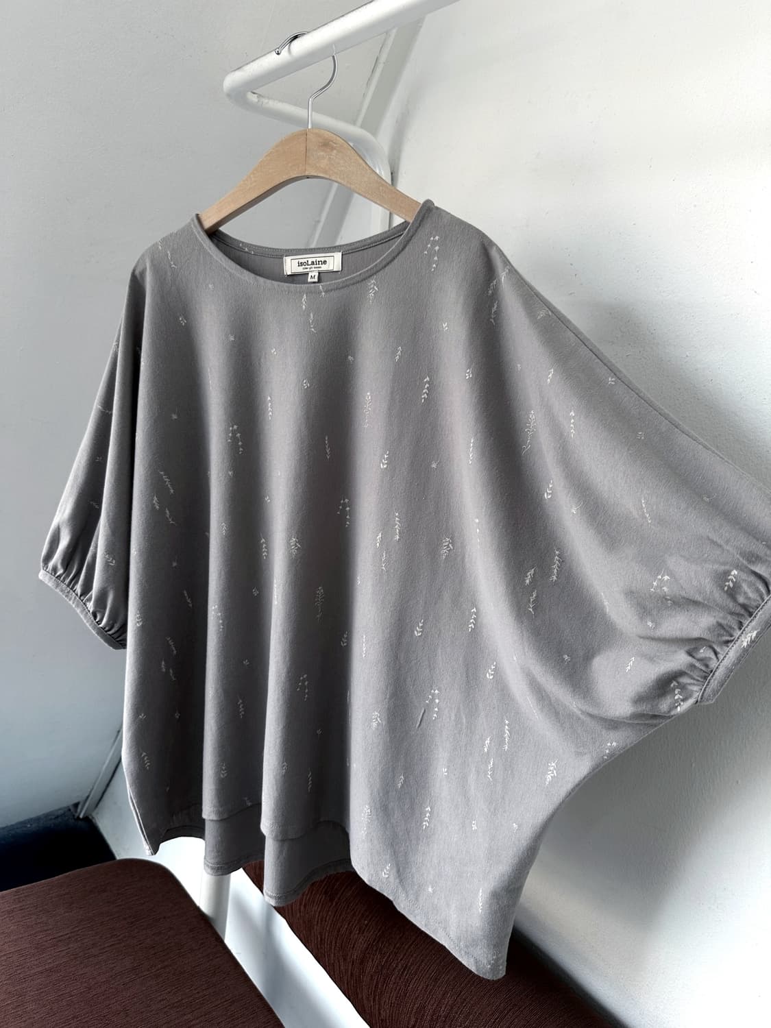 Wide sleeve design pattern pullover top 상품이미지1