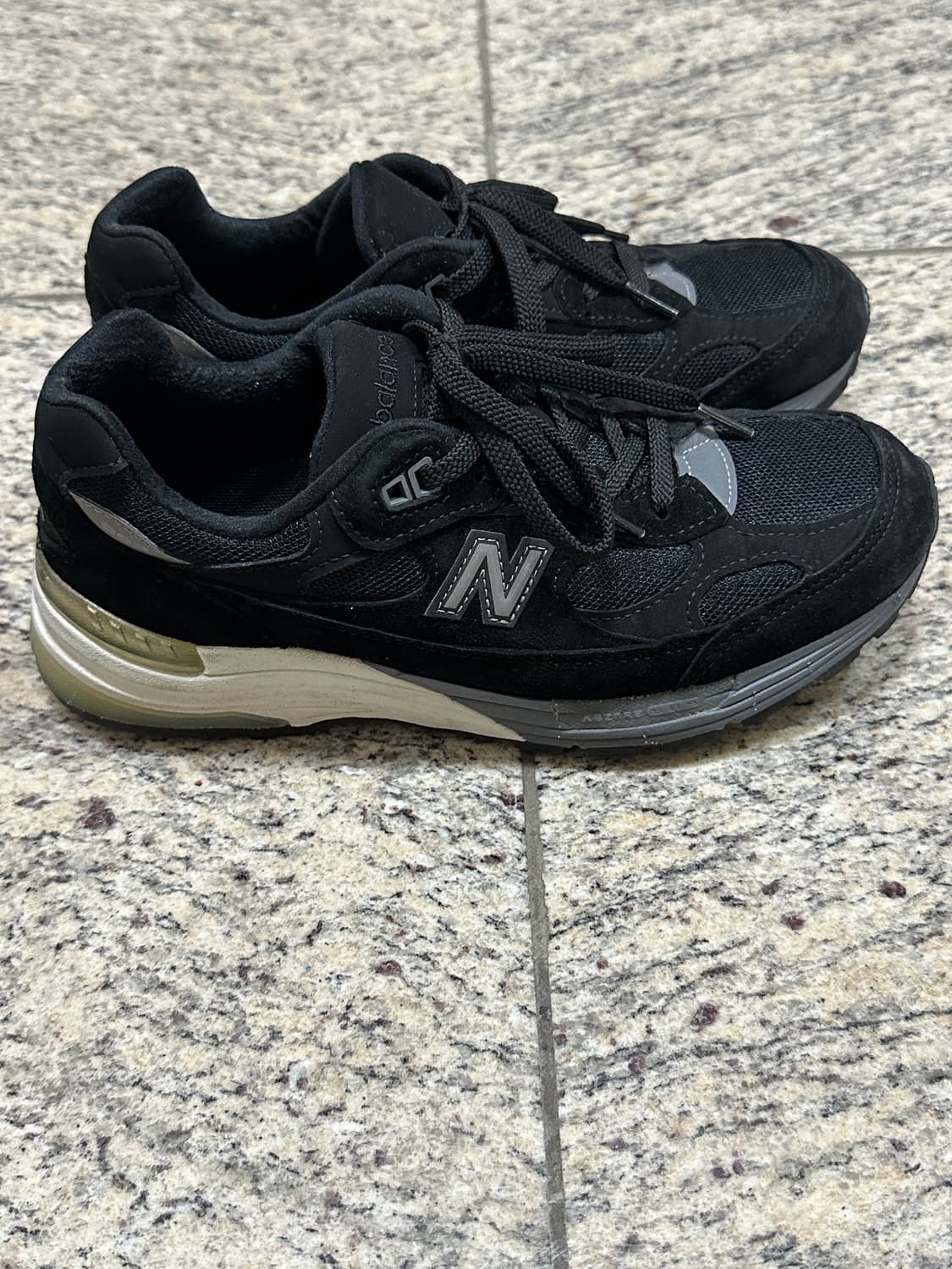 뉴발란스 992 블랙 상품이미지1