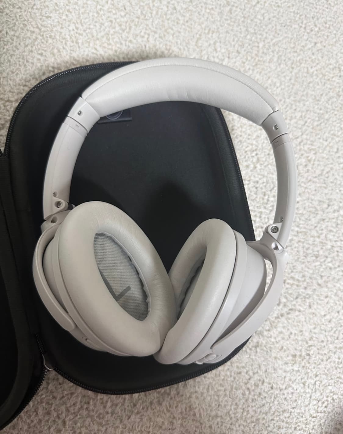 보스 qc45 헤드폰 화이트 스모크 노이즈캔슬링 상품이미지3