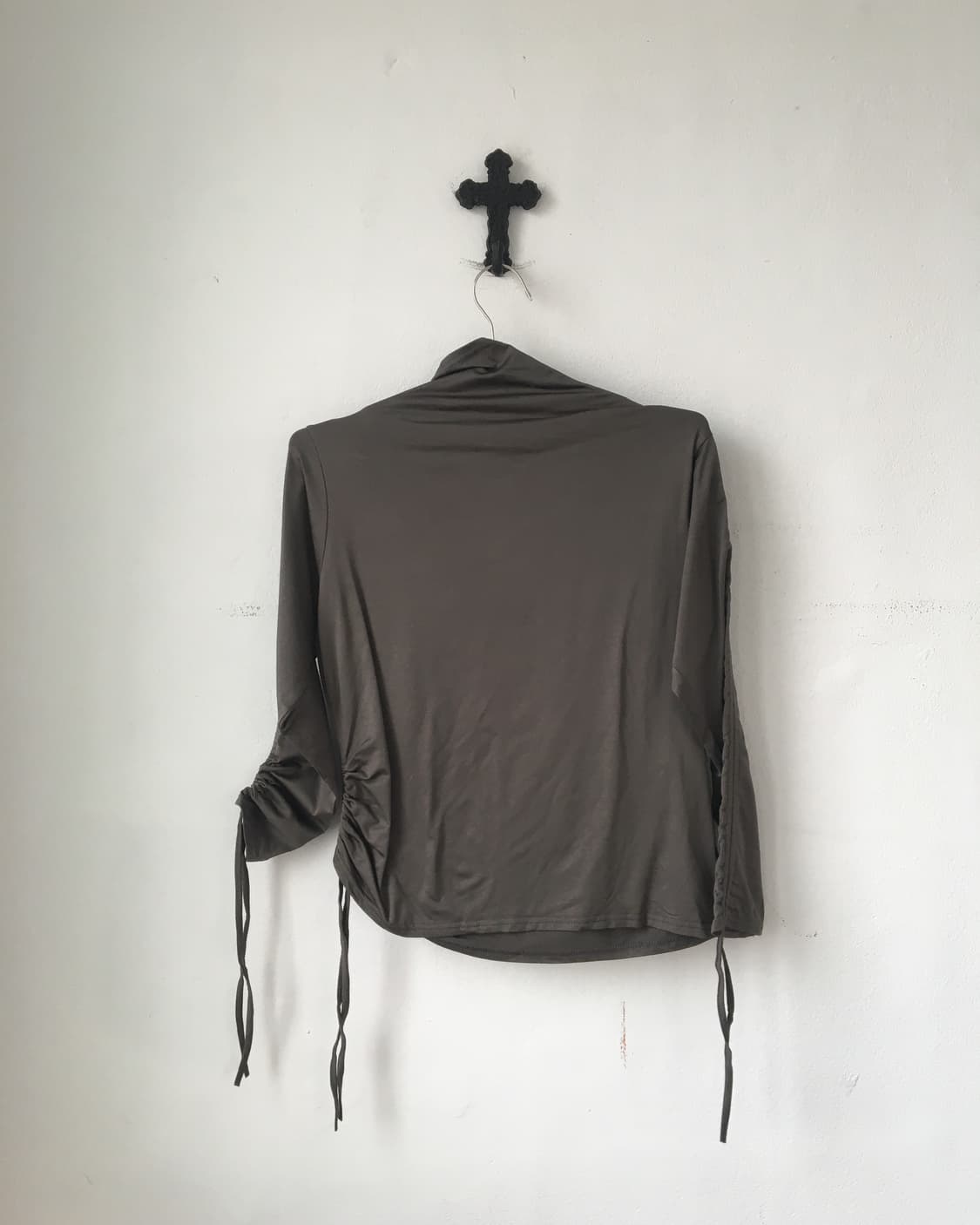 Cubic point shirring high neck sleeve 상품이미지3