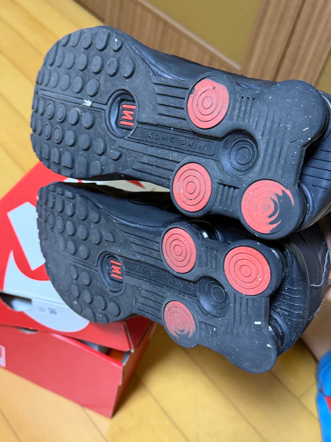 나이키 샥스 W280 남자 사이즈 270 트리플블랙 상품이미지5