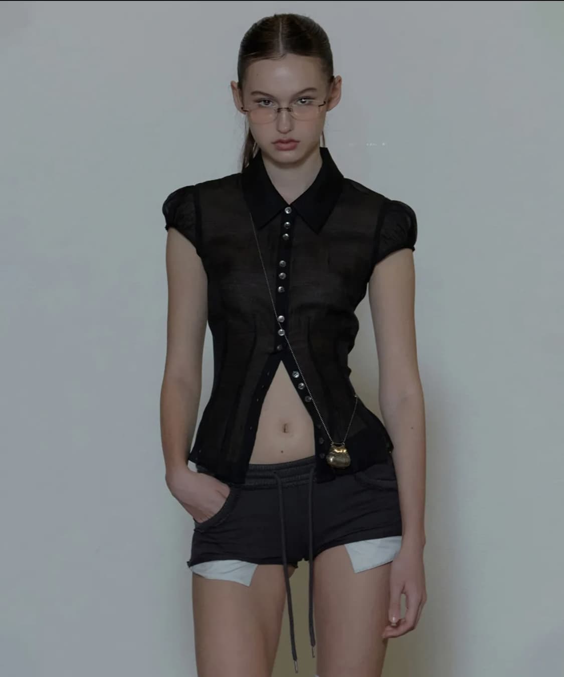 스컬프터 Sheer Pleated Hem Blouse Black 상품이미지3
