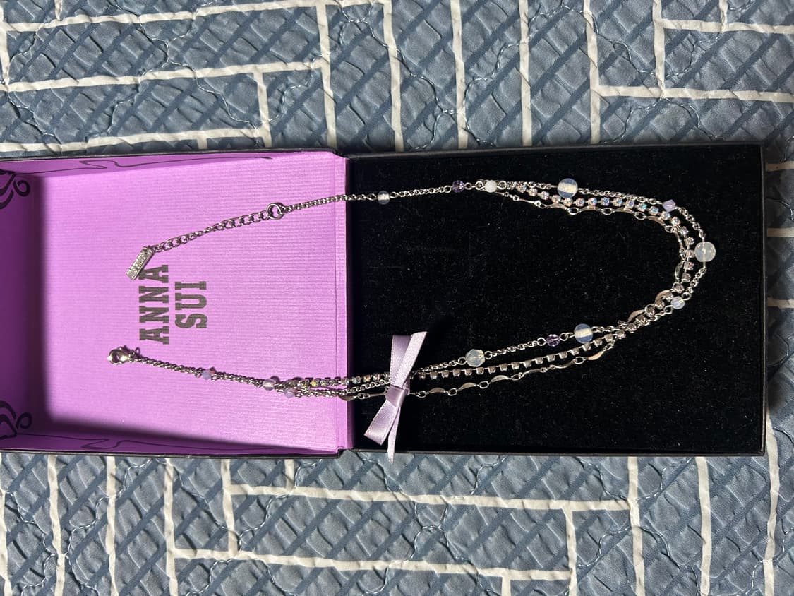 안나수이 연보라 리본 목걸이 박스포함 상품이미지1
