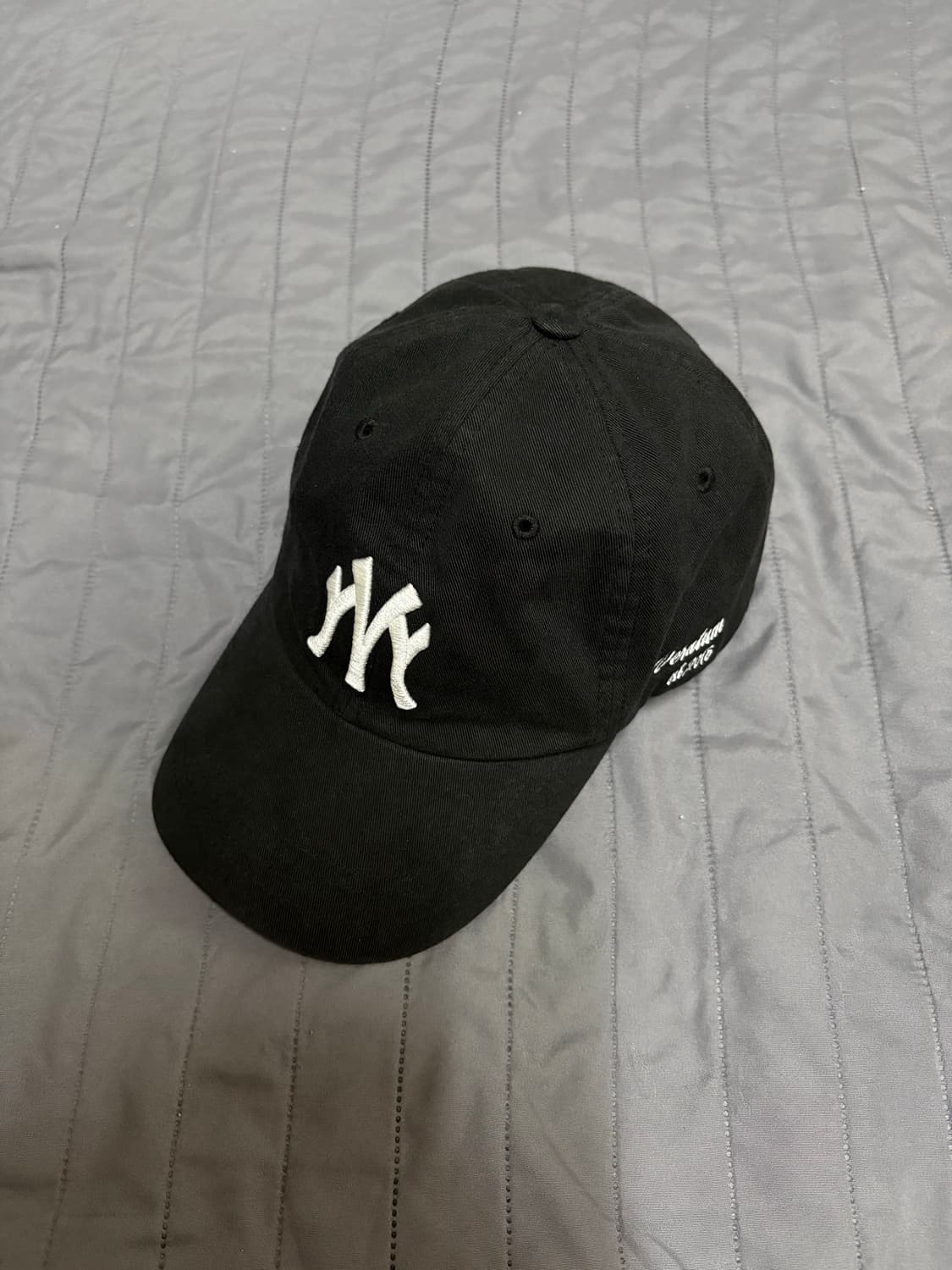 베투룸 VRM 심볼 로고 바이오워싱 볼캡 블랙 상품이미지1