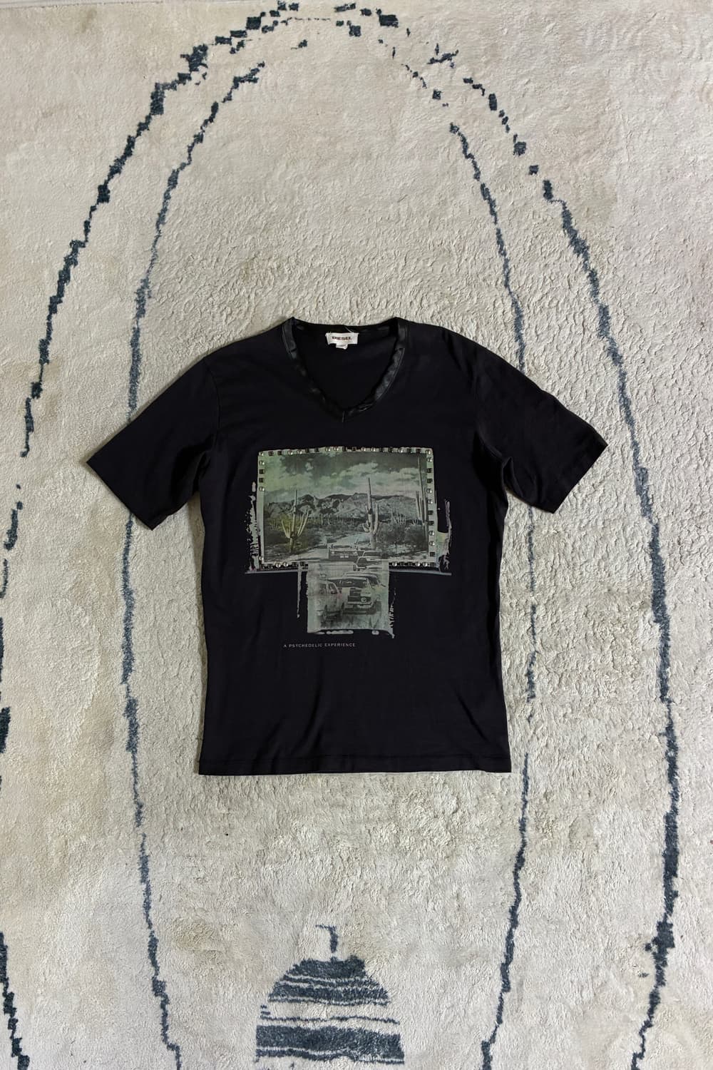 Diesel Graphic Print V-neck T-shirt 상품이미지6