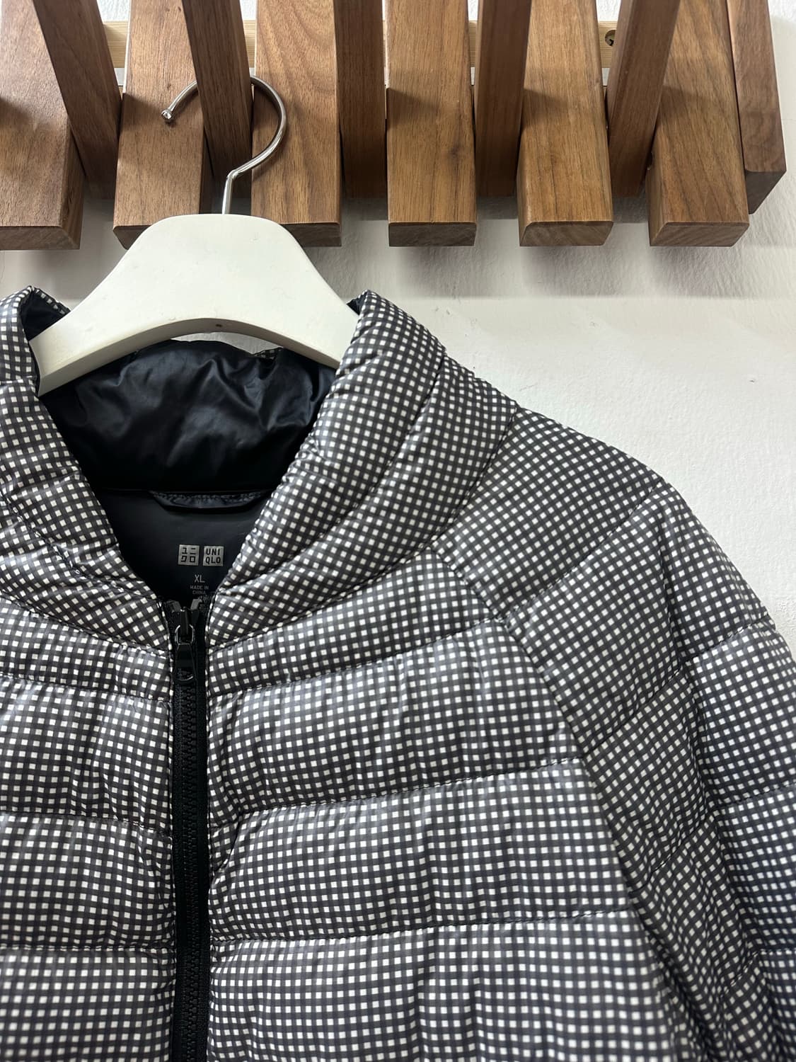 일본 유니클로 구스 다운 블랙 화이트 하운드투스 체크 경량 패딩  상품이미지2