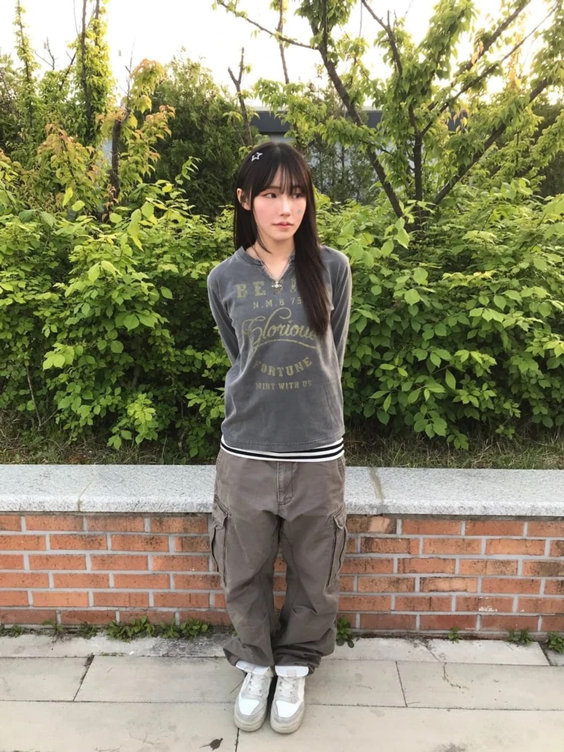 Find Favor Grey Graphic Long Sleeve 상품이미지1