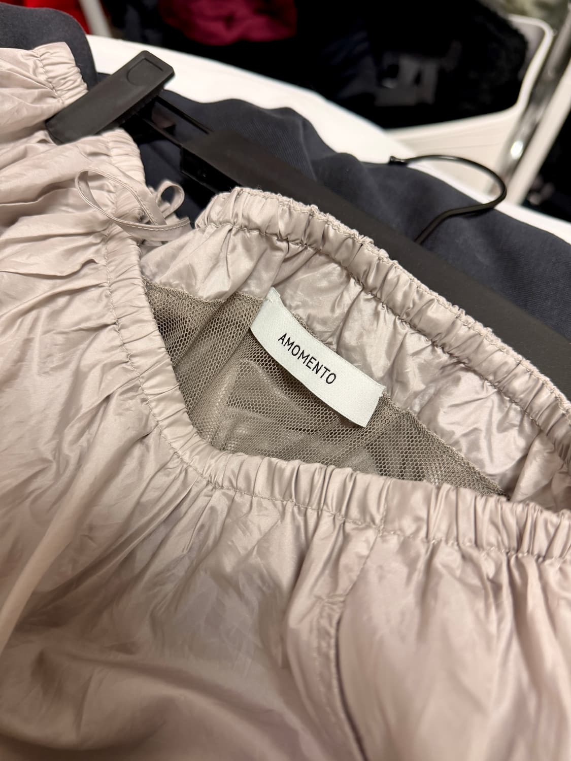 아모멘토 볼륨 나일론 스커트 상품이미지2