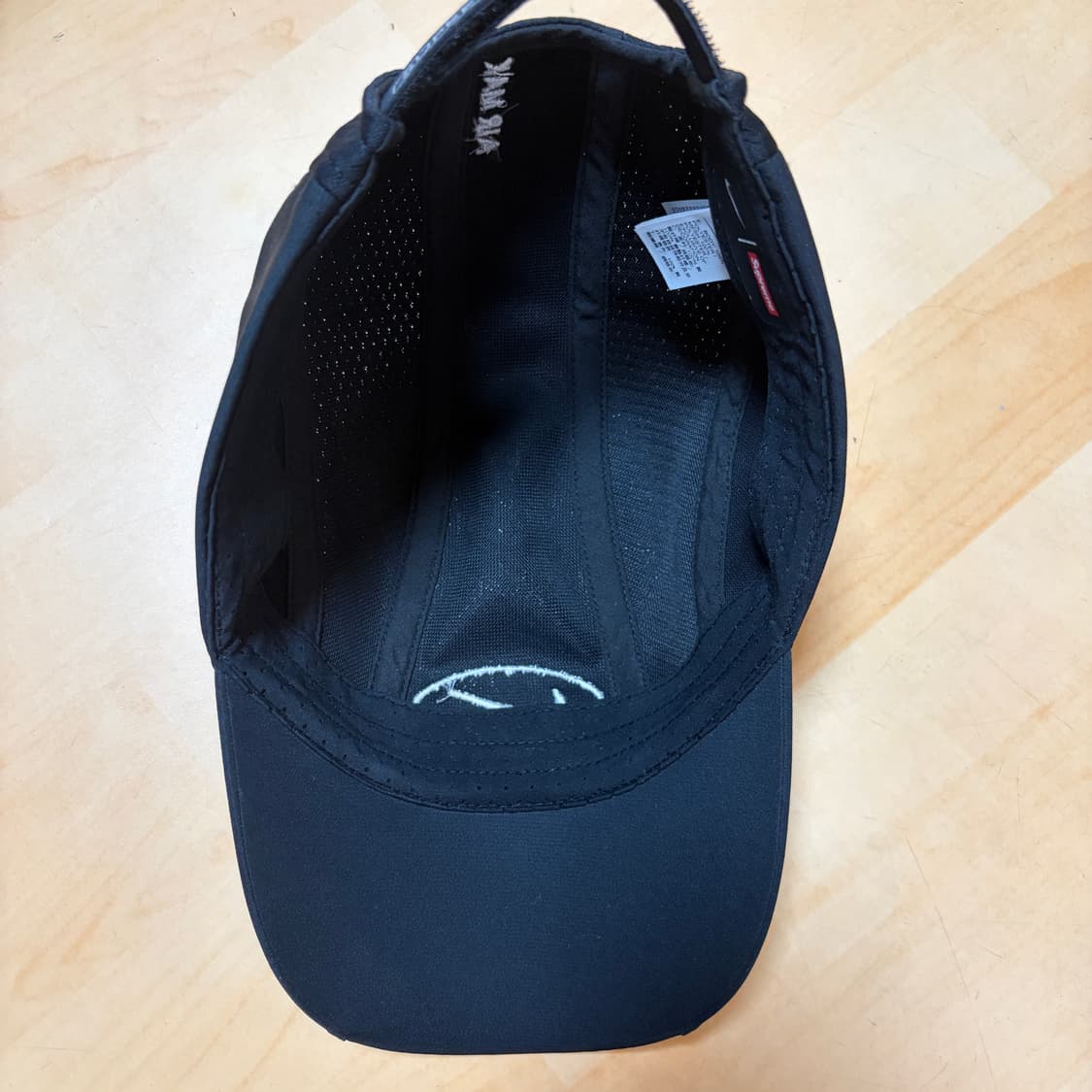 슈프림 x 나이키 러닝햇 25SS 상품이미지3