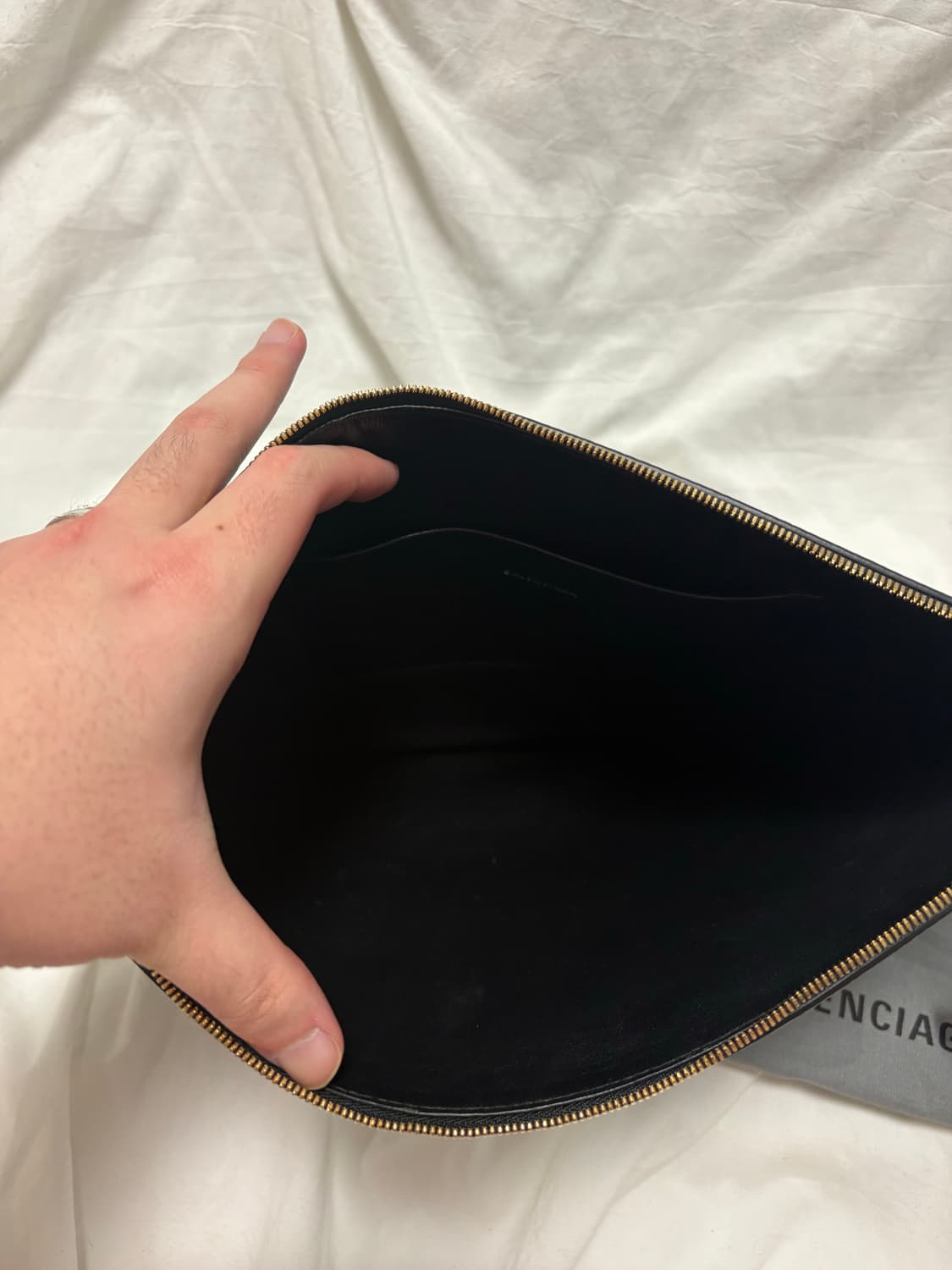 [대전백화점] 발렌시아가 로고 클러치 L 상품이미지5