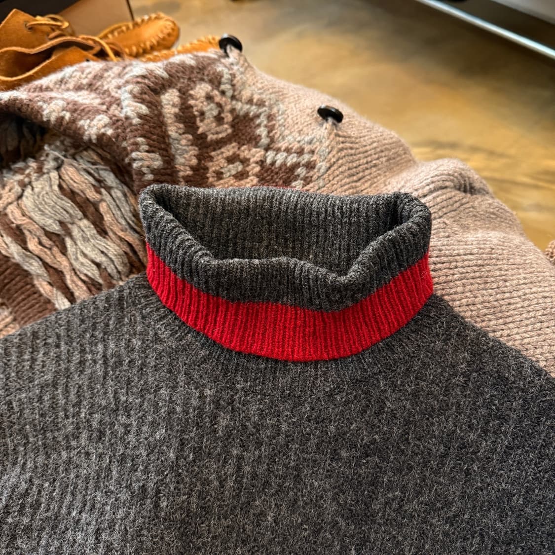 타케오 키쿠치 일본 디자이너 울 스웨터 터틀넥 레드 포인트 상품이미지3