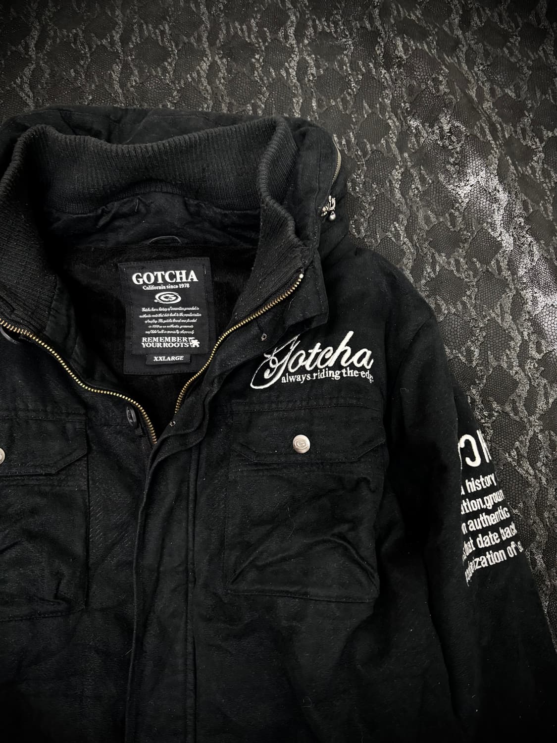 “GOTCHA” Y2K Lettering Black Padded Jack 상품이미지5