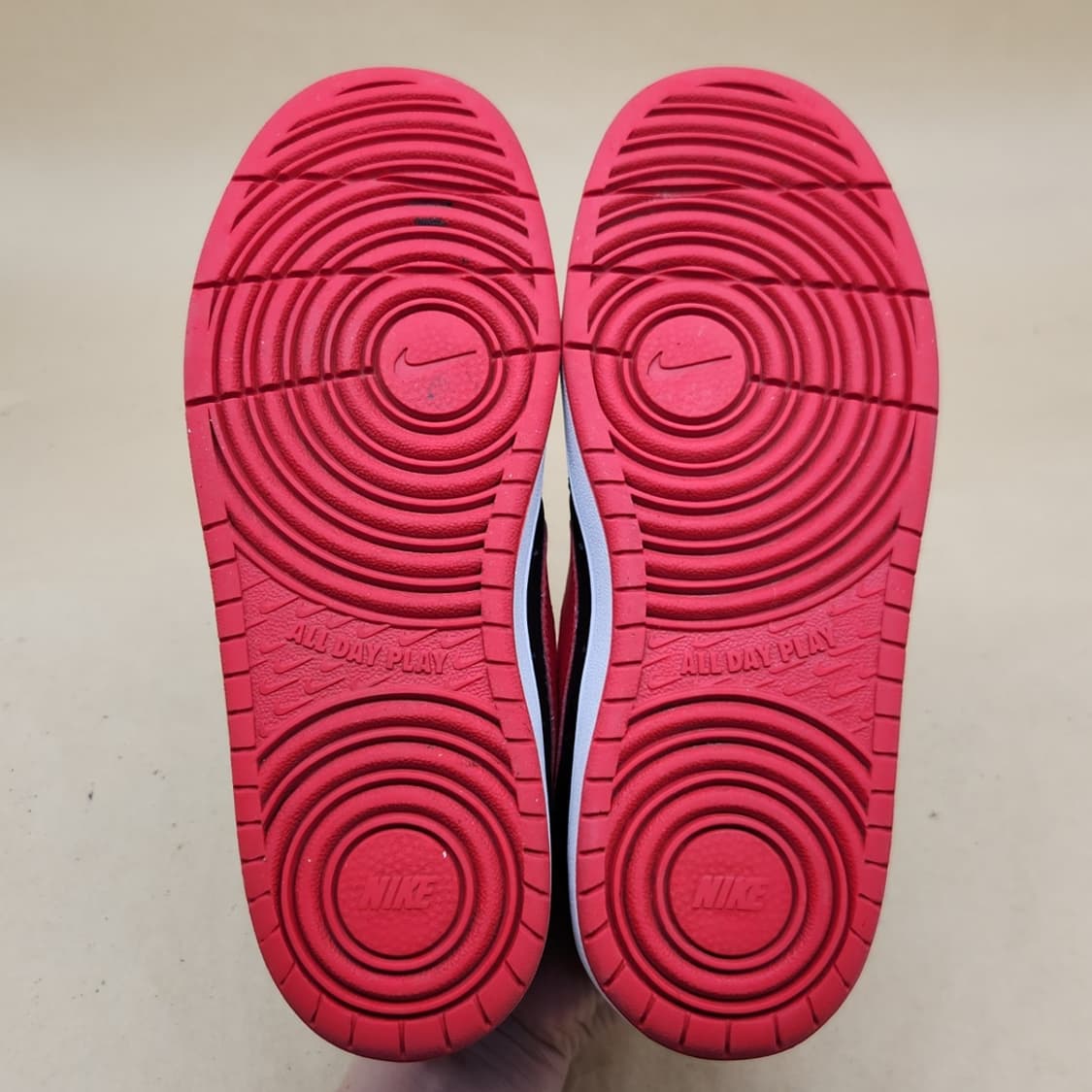 나이키 코트 버로우 블랙 레드 운동화 240 상품이미지3