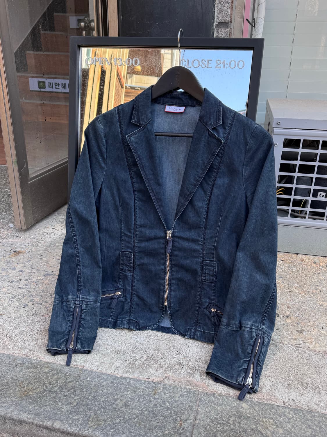 막스앤코 지퍼 디테일 데님자켓  상품이미지1