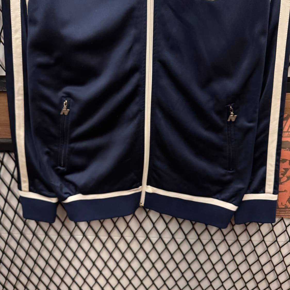 뉴발란스 클래식 트랙 자켓 전면 로고 포인트 네이비 화이트 상품이미지4