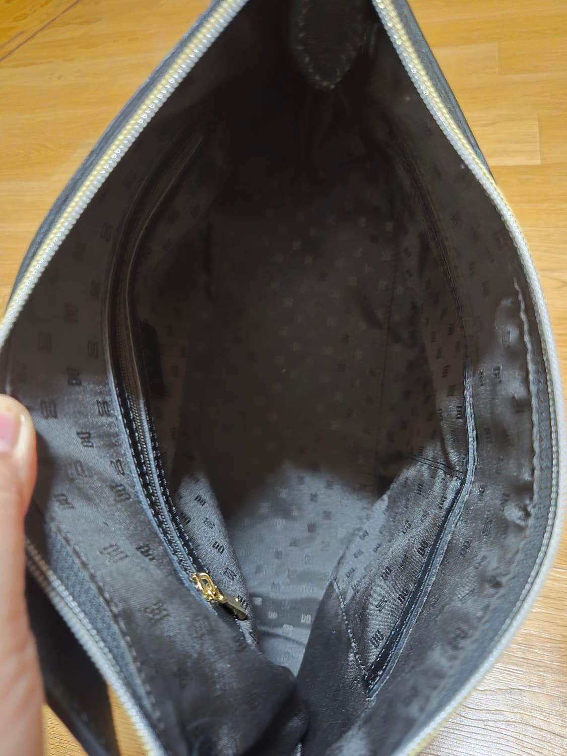 닥스  시그니처 체크패턴 호보 미듐 가죽 숄더백(새상품 컨디션) 상품이미지7