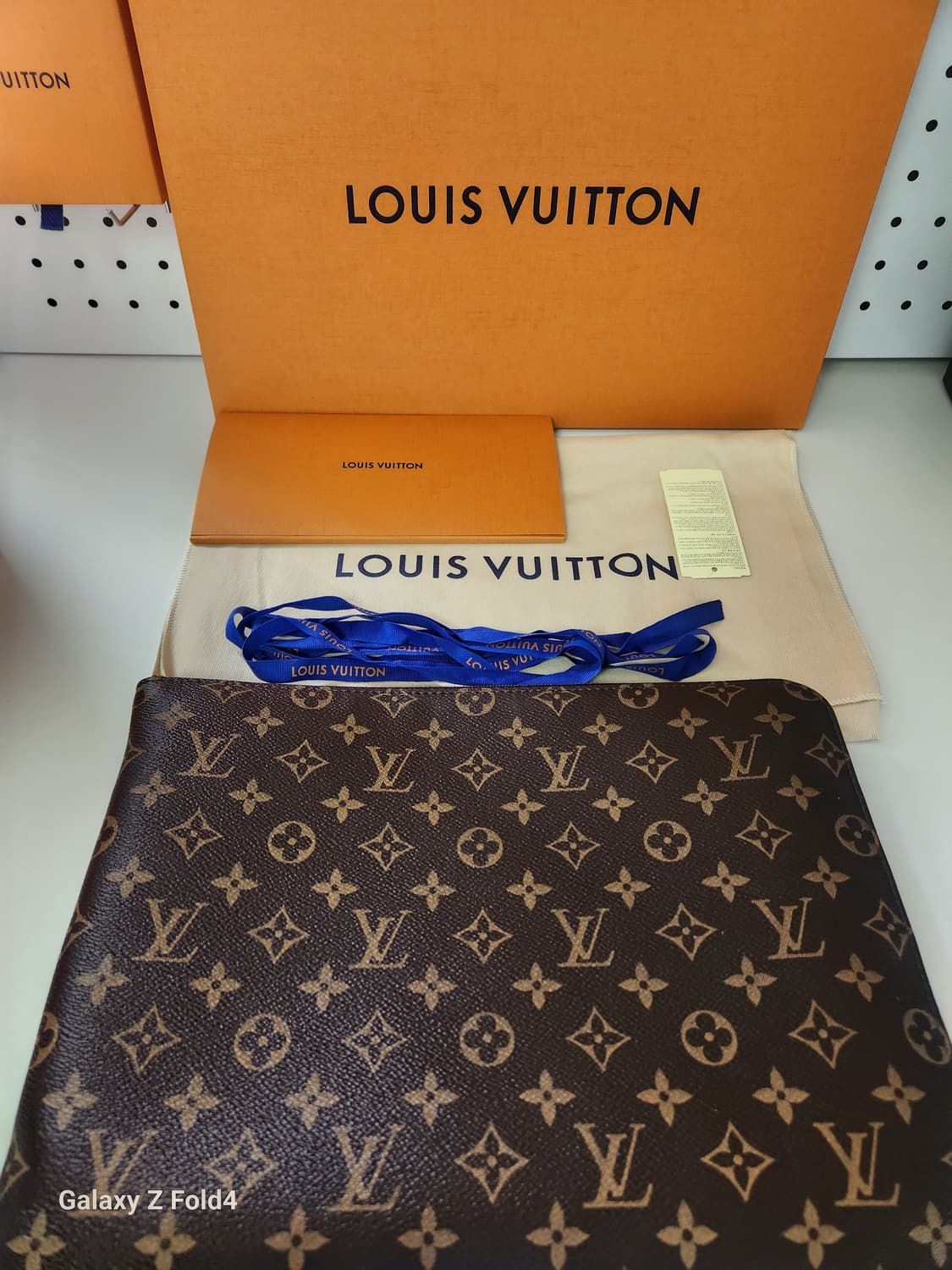 [S급]루이비통 에튀 보야주 모노그램MM 클러치 새상품급 판매합니다 상품이미지5