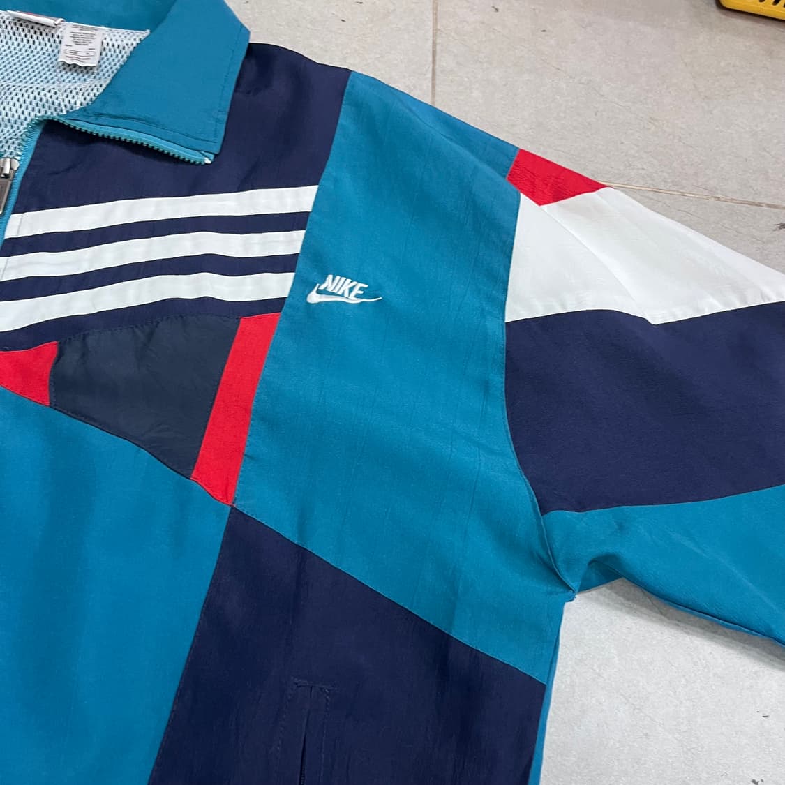 나이키 올드스쿨 건담 바람막이 상품이미지4