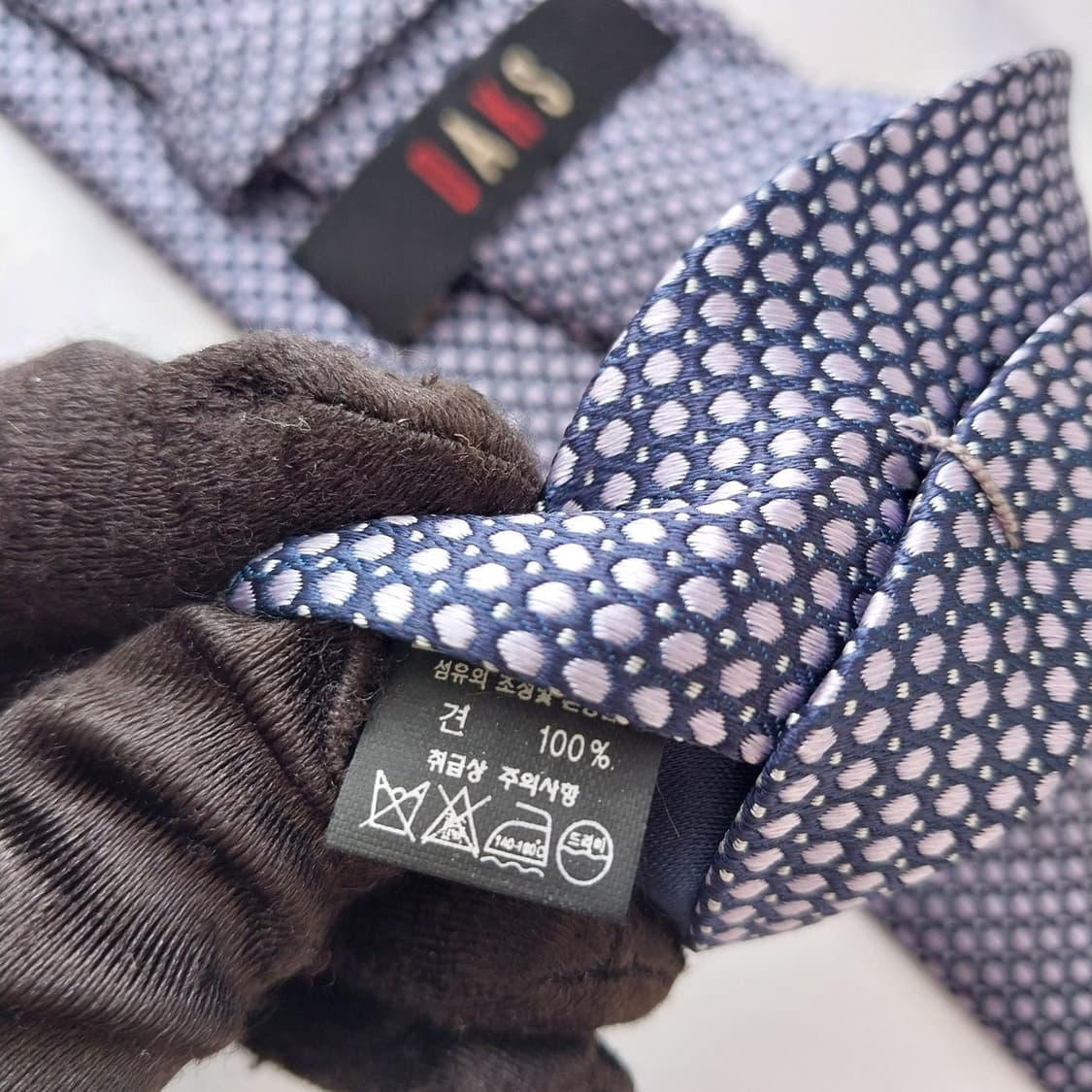 닥스 실크 네이비 도트 패턴 넥타이 8cm 슬림 A+등급 K2115
 상품이미지9