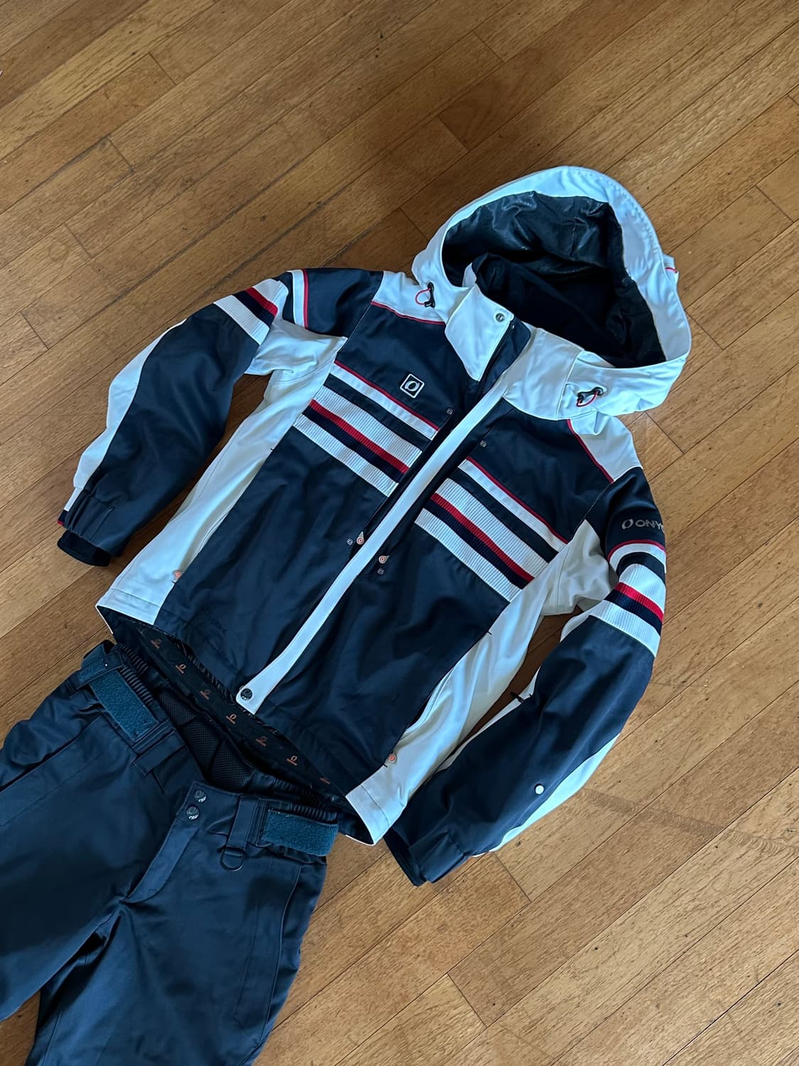 ONYONE 온요네 스키복 상하의 세트 S 상품이미지1