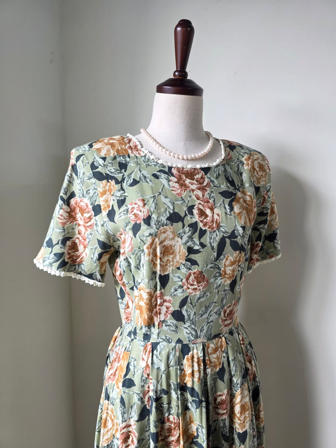 플라워 레이스 포인트 반팔 롱 원피스 상품이미지1