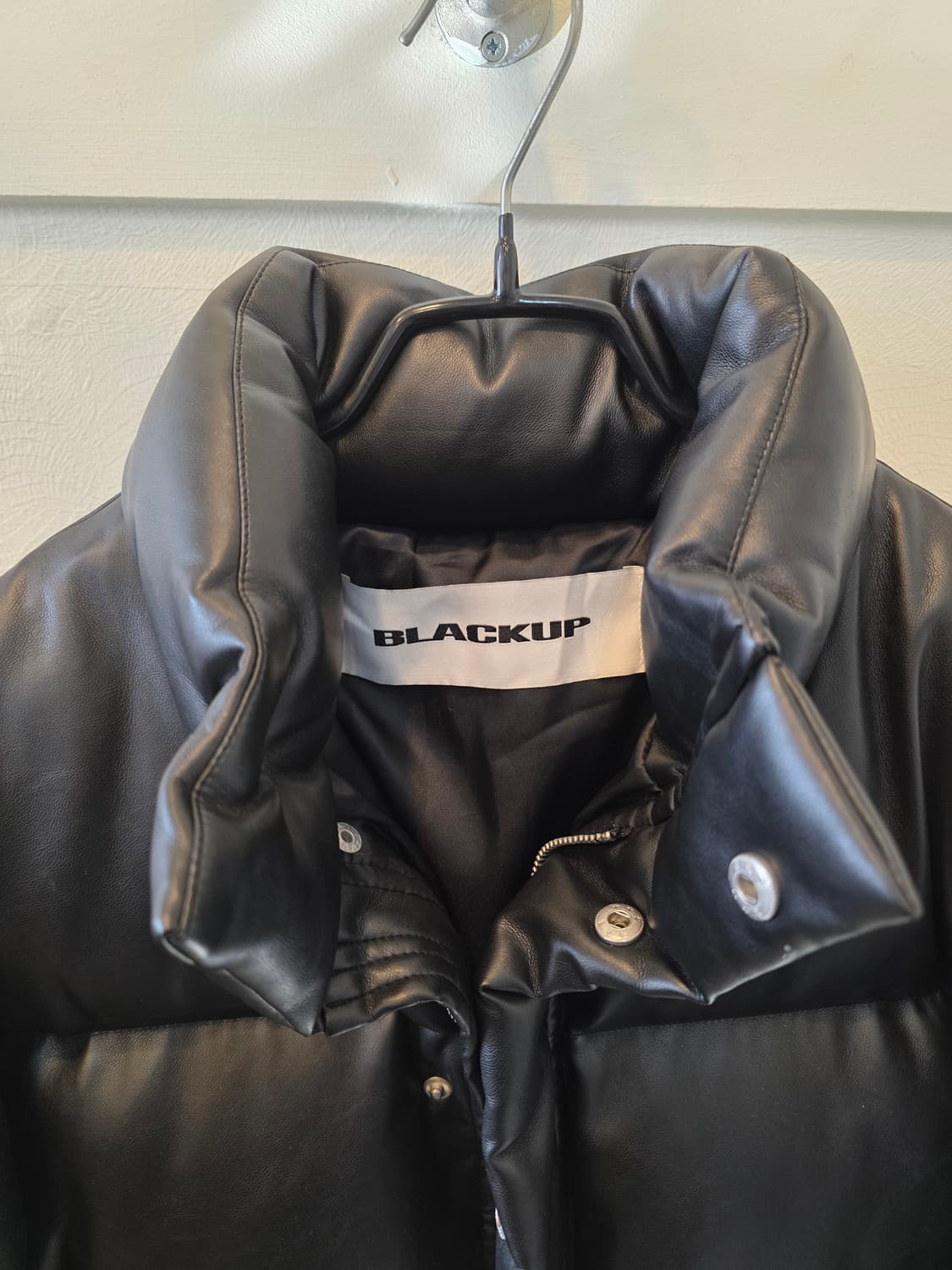 블랙업 레더 숏패딩 블랙 상품이미지1