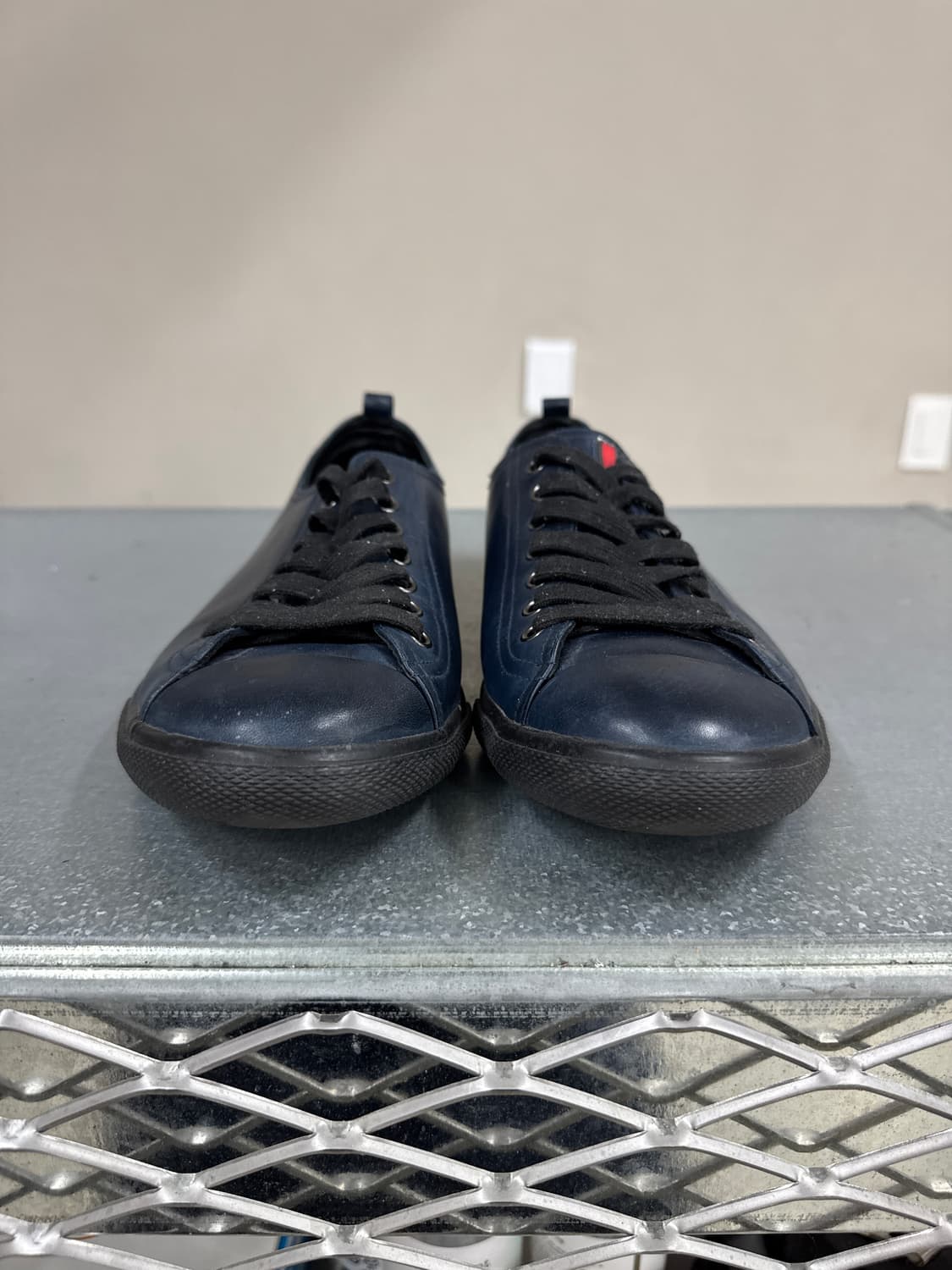 프라다 레더 스니커즈 9.5 상품이미지5