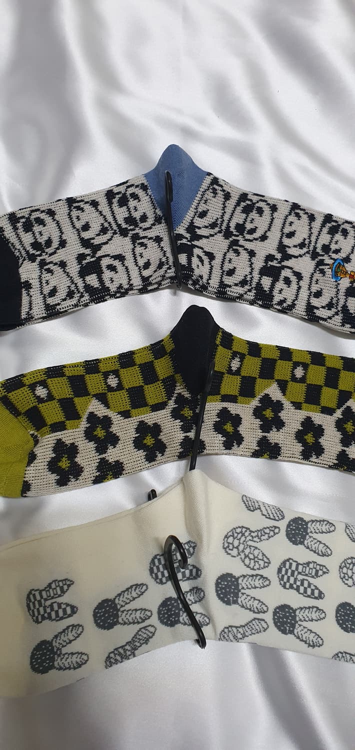 올리브 베이지 블랙 꽃 체크 비비안웨스트우드 양말 상품이미지9