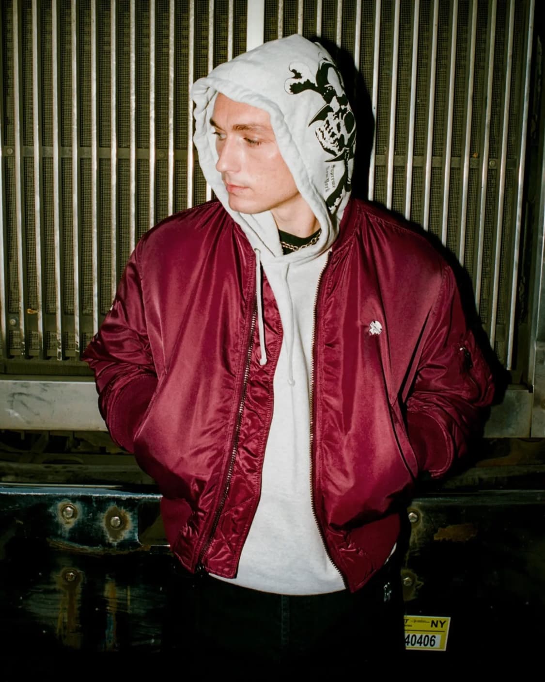 슈프림 X 바운티 헌터 ma-1 자켓 버건디 상품이미지1