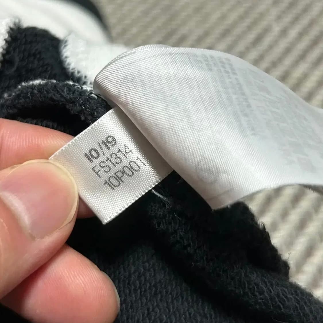 [M] adidas 아디다스 우먼즈 검/흰 빅로고 크롭 후드티 상품이미지8