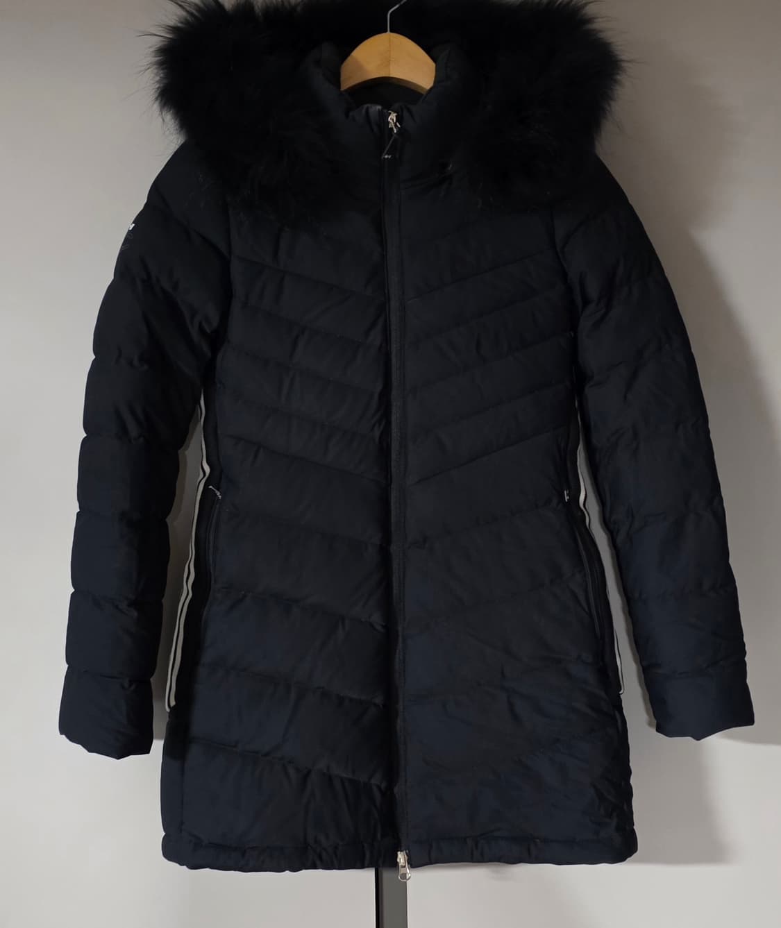 루이까스텔 여성 덕다운패딩. 
싸이즈  90.  55 상품이미지1