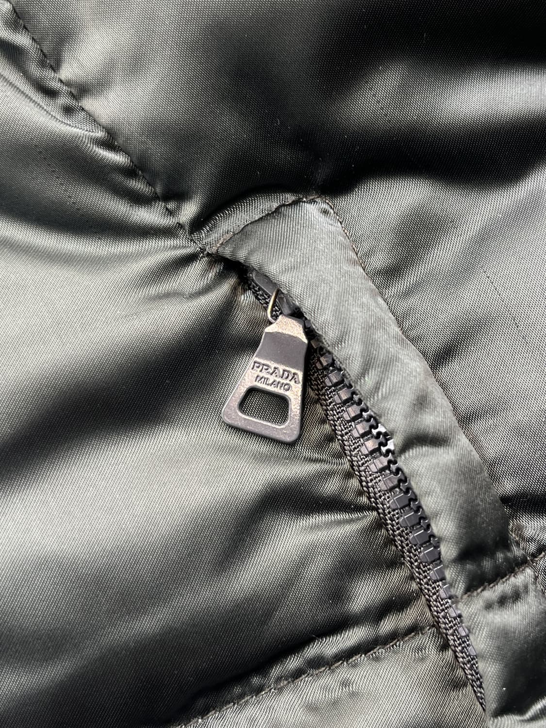 프라다 10a/w 폭스 퍼 나일론 다운 코트 상품이미지4