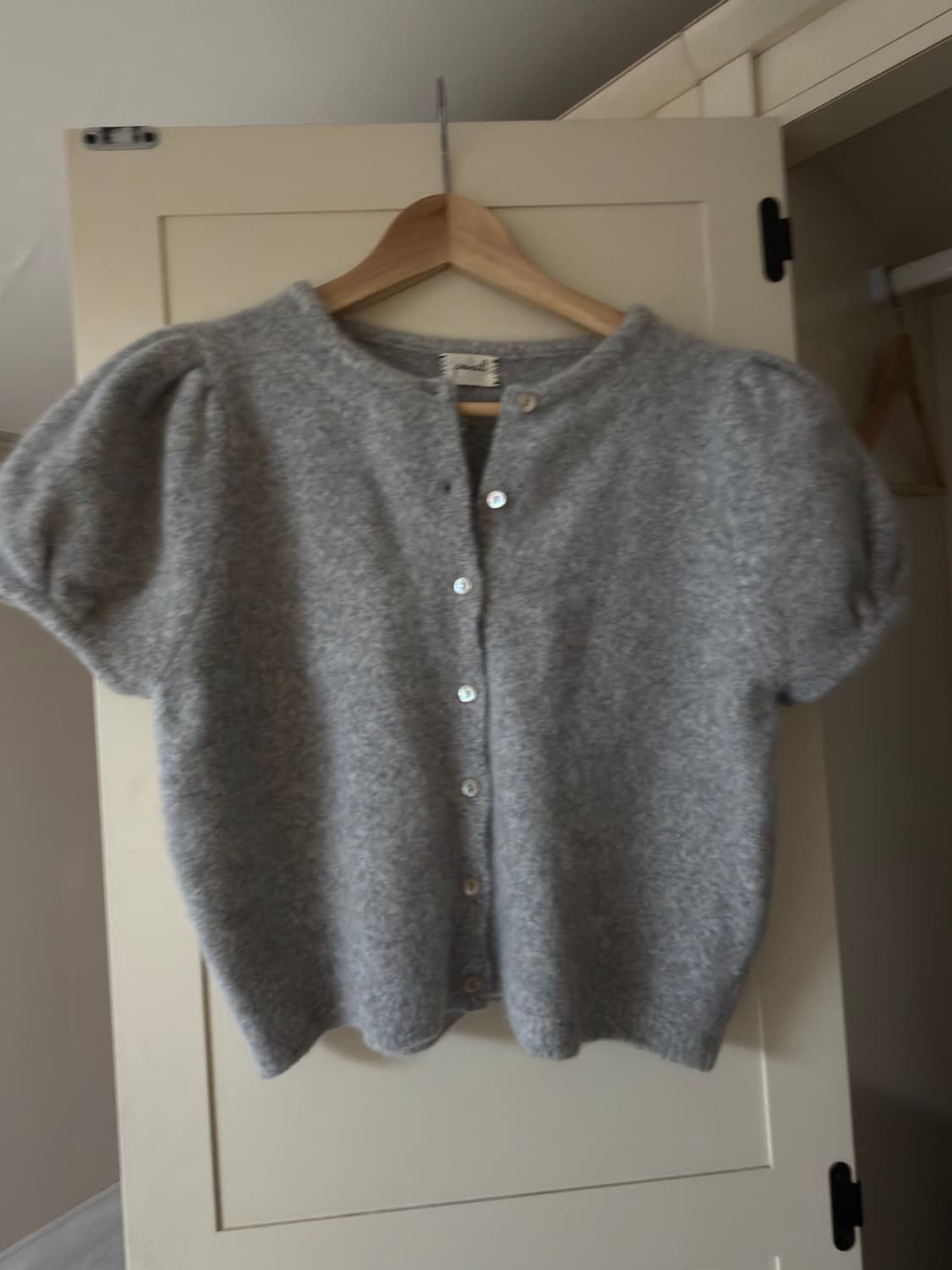 프리베일 퍼프 반팔니트 (지나정 착용) 상품이미지1