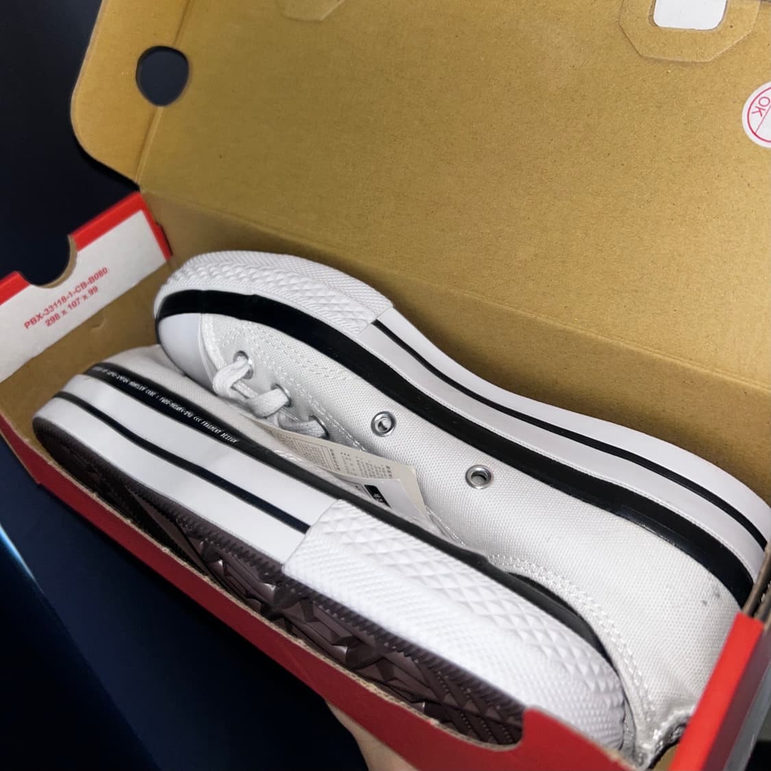 몽클레어 프라그먼트 컨버스 235 상품이미지4