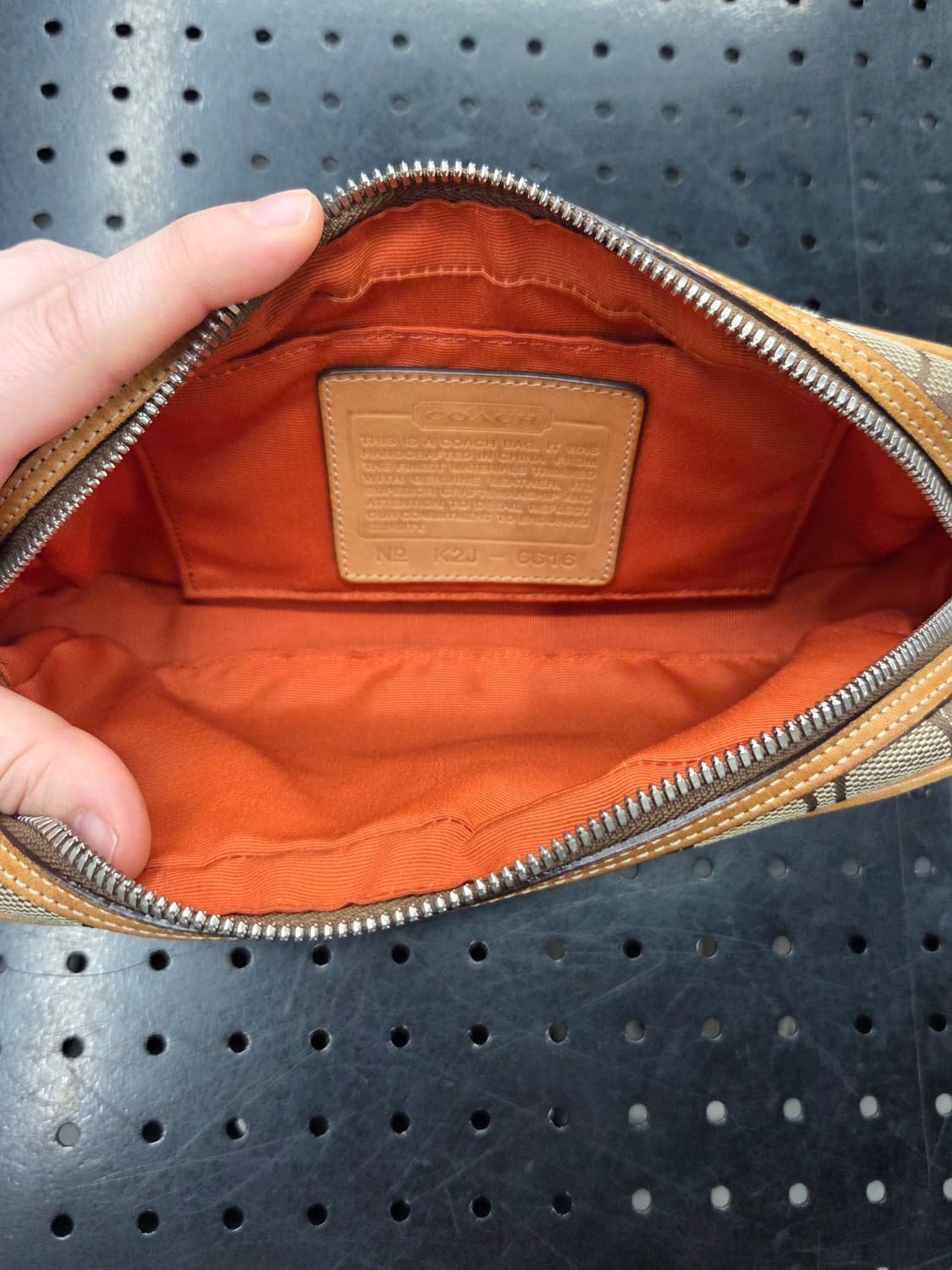 Coach 코치 베이지브라운 크로스백 상품이미지4