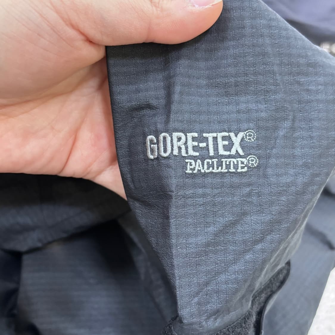 M 마운틴하드웨어 고어텍스 바람막이 0326E 상품이미지4