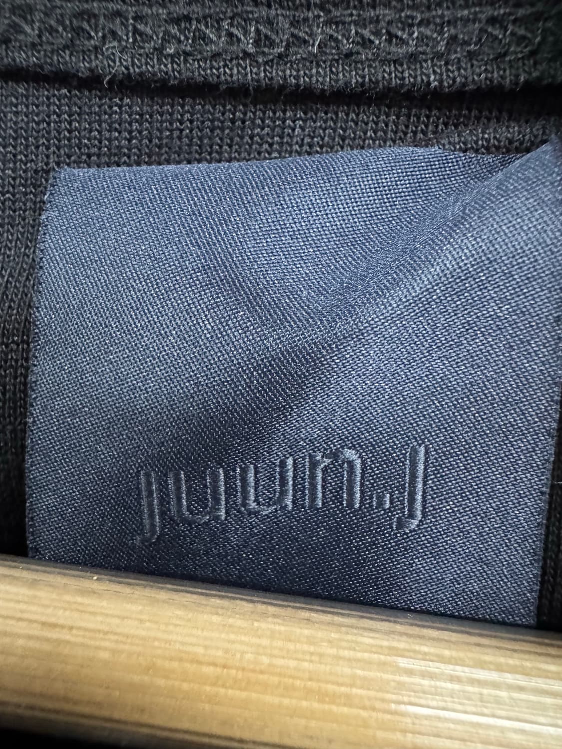 준지 자수 레터링 롱슬리브 상품이미지3