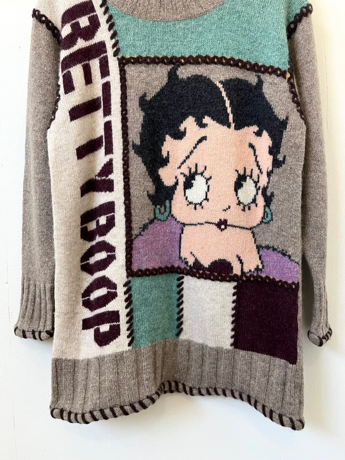 90‘s BETTY BOOP 오버 스웨터 상품이미지2