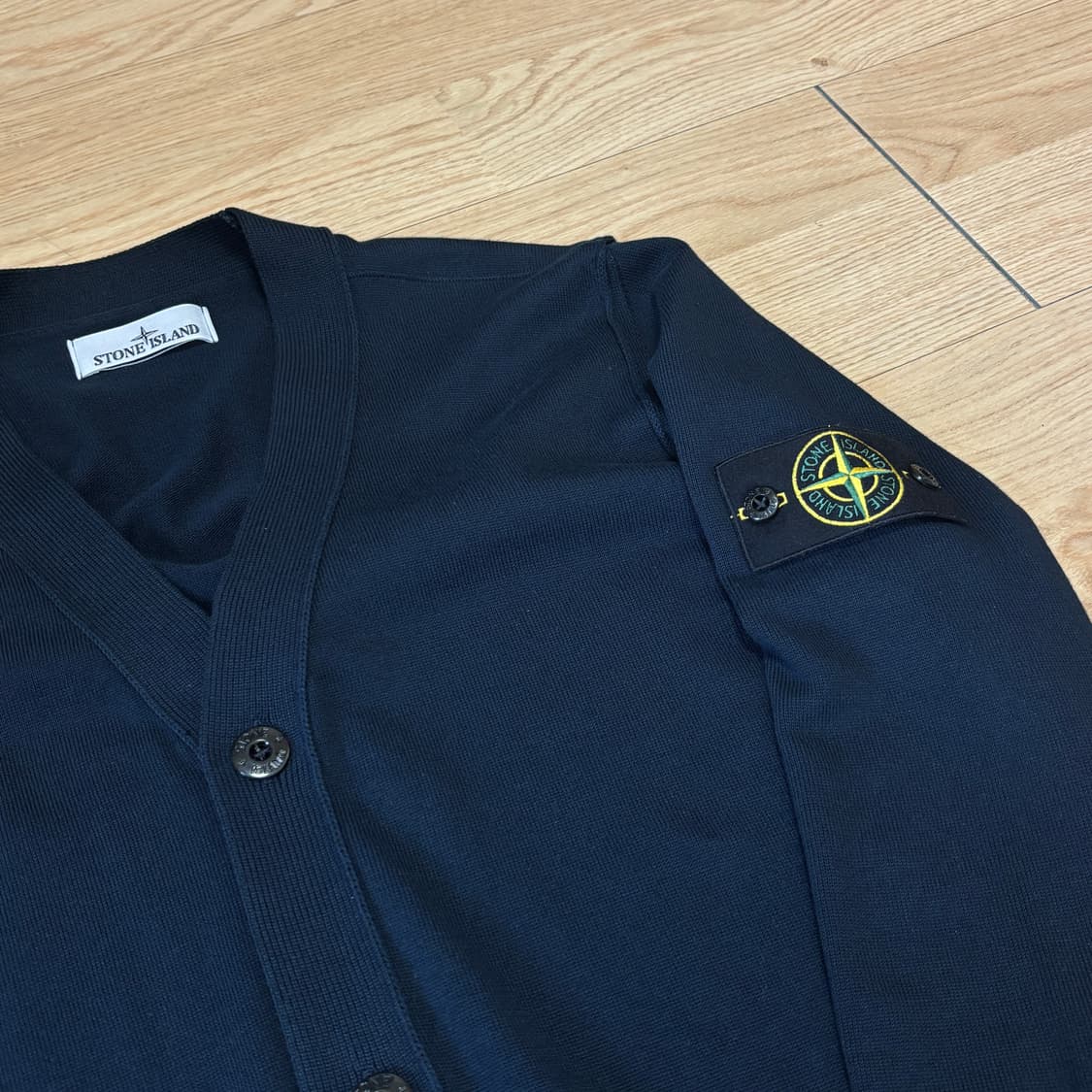 [M] 25SS 스톤아일랜드 가디건 다크네이비 극미중고 상품이미지2