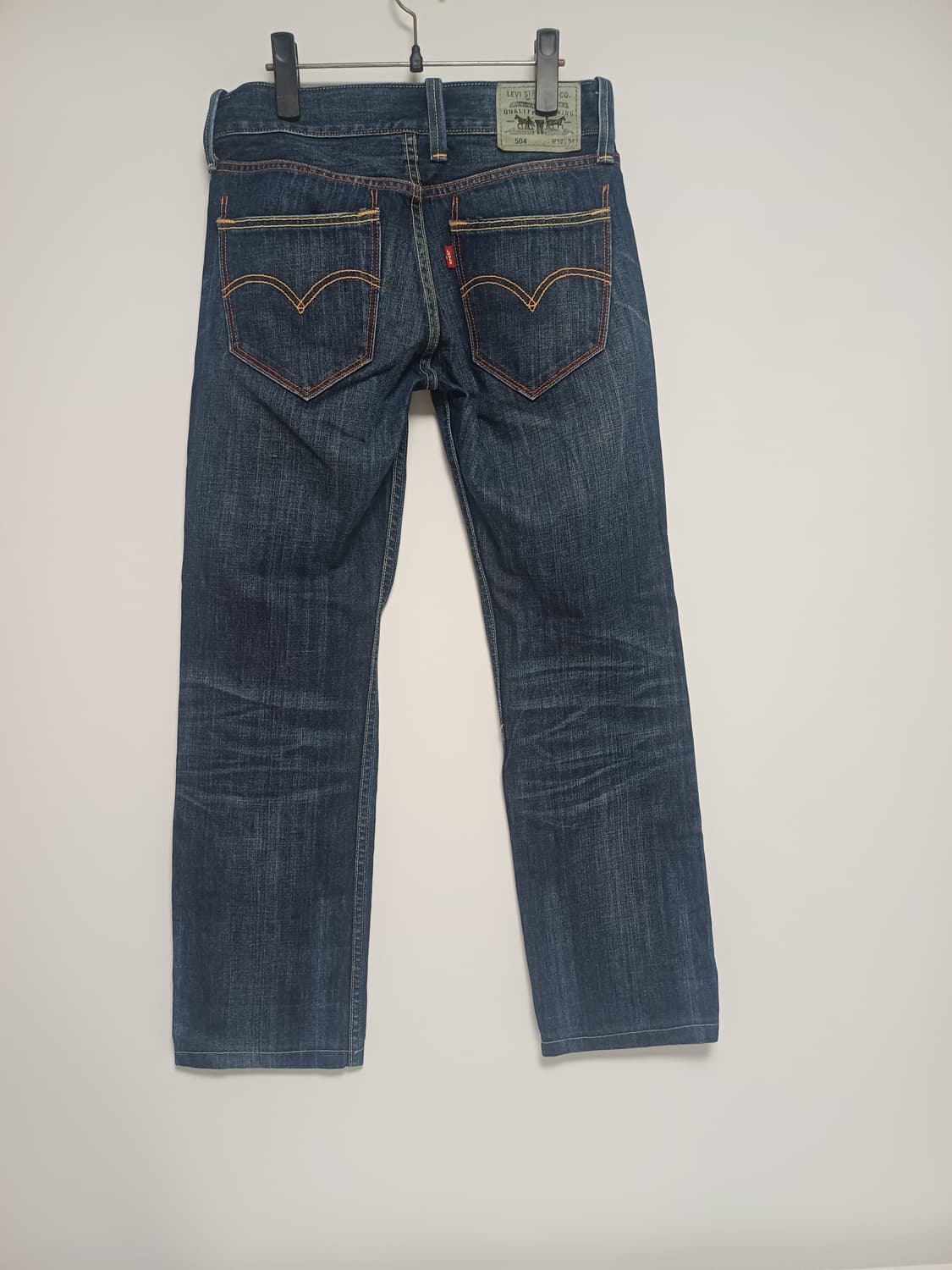 [W30] 리바이스 504 스트레이트 진 (워싱 & 디스트레스드 디테일) 상품이미지2