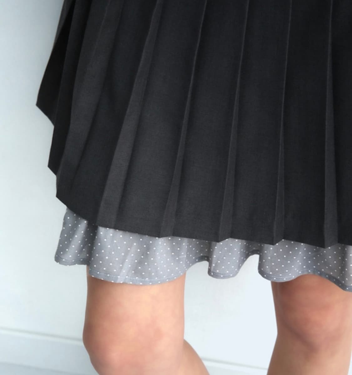 배드블루 P Pleats Mid Skirt Charcoal 상품이미지4