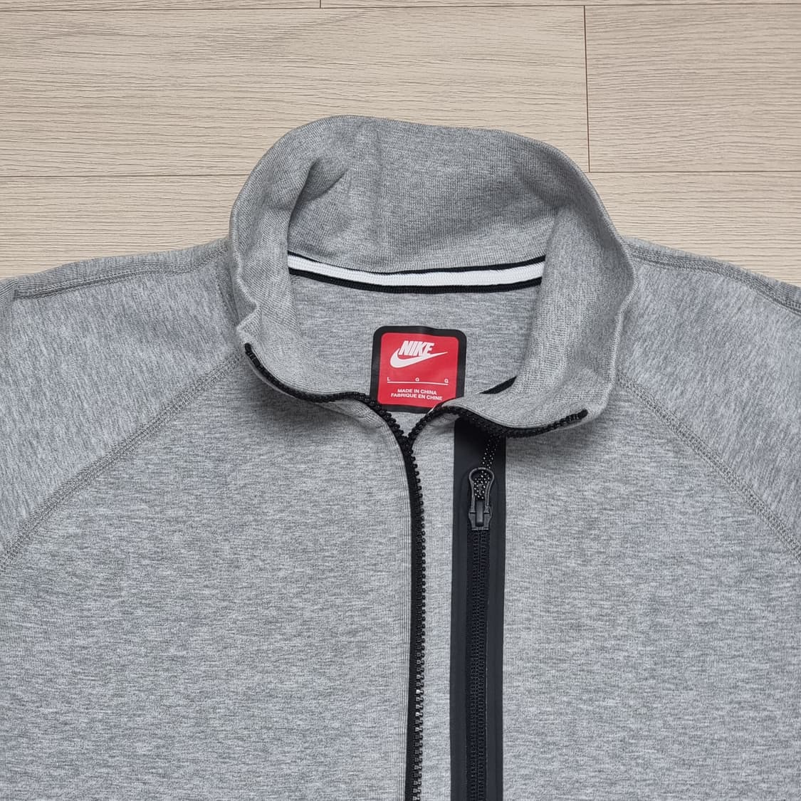 나이키 테크 자켓 그레이 블랙 상품이미지2