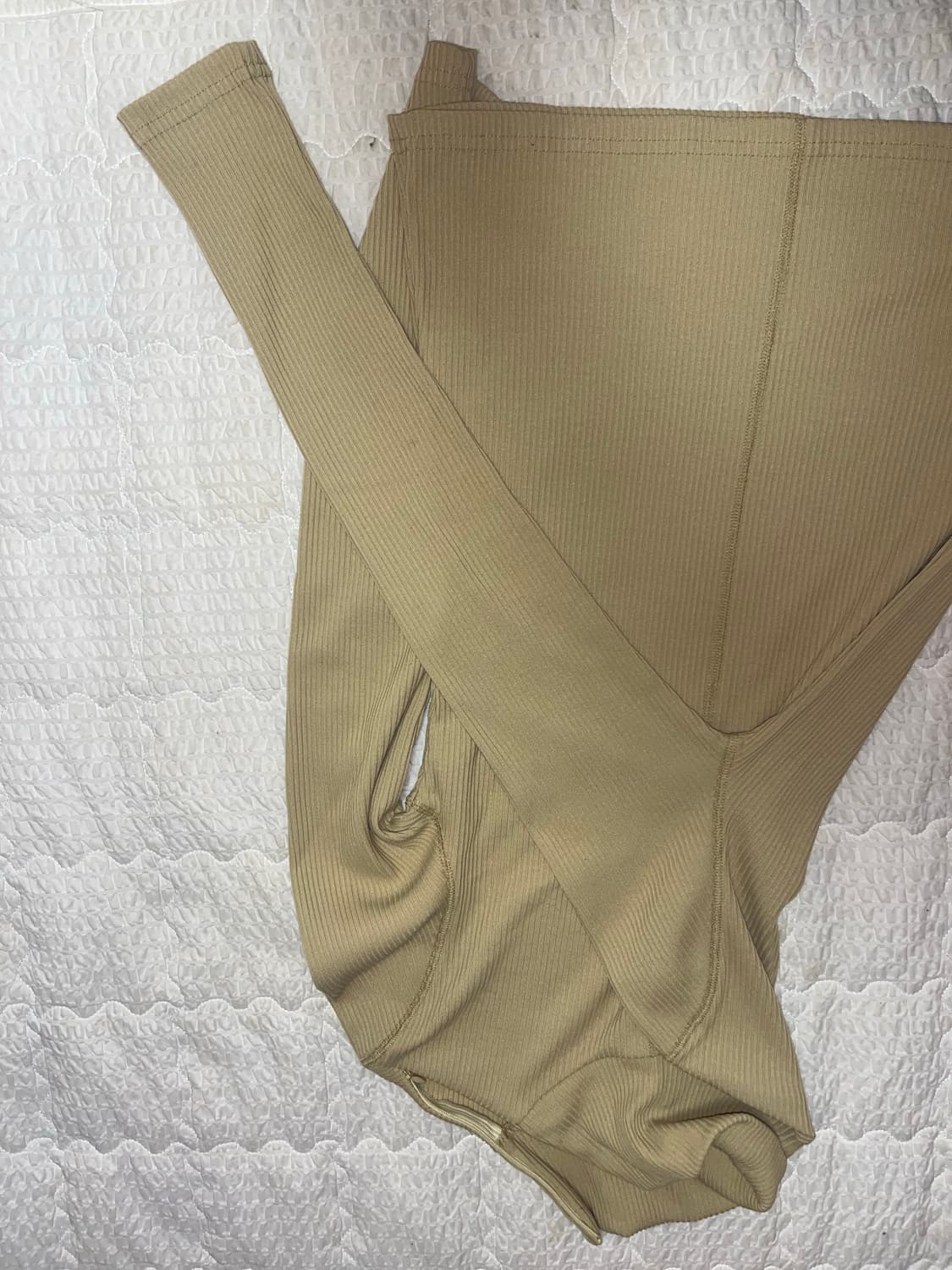 에옹쓰 터틀넥 머스타드 상품이미지7