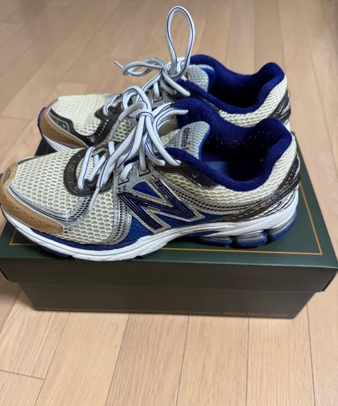 뉴발란스 860v2 에메레온도르 270 상품이미지7