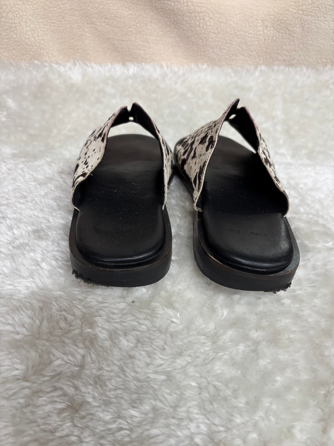 마뗑킴(Matin Kim)송치 슬라이드 샌들 인 드롭 페인트 슬리퍼 상품이미지3