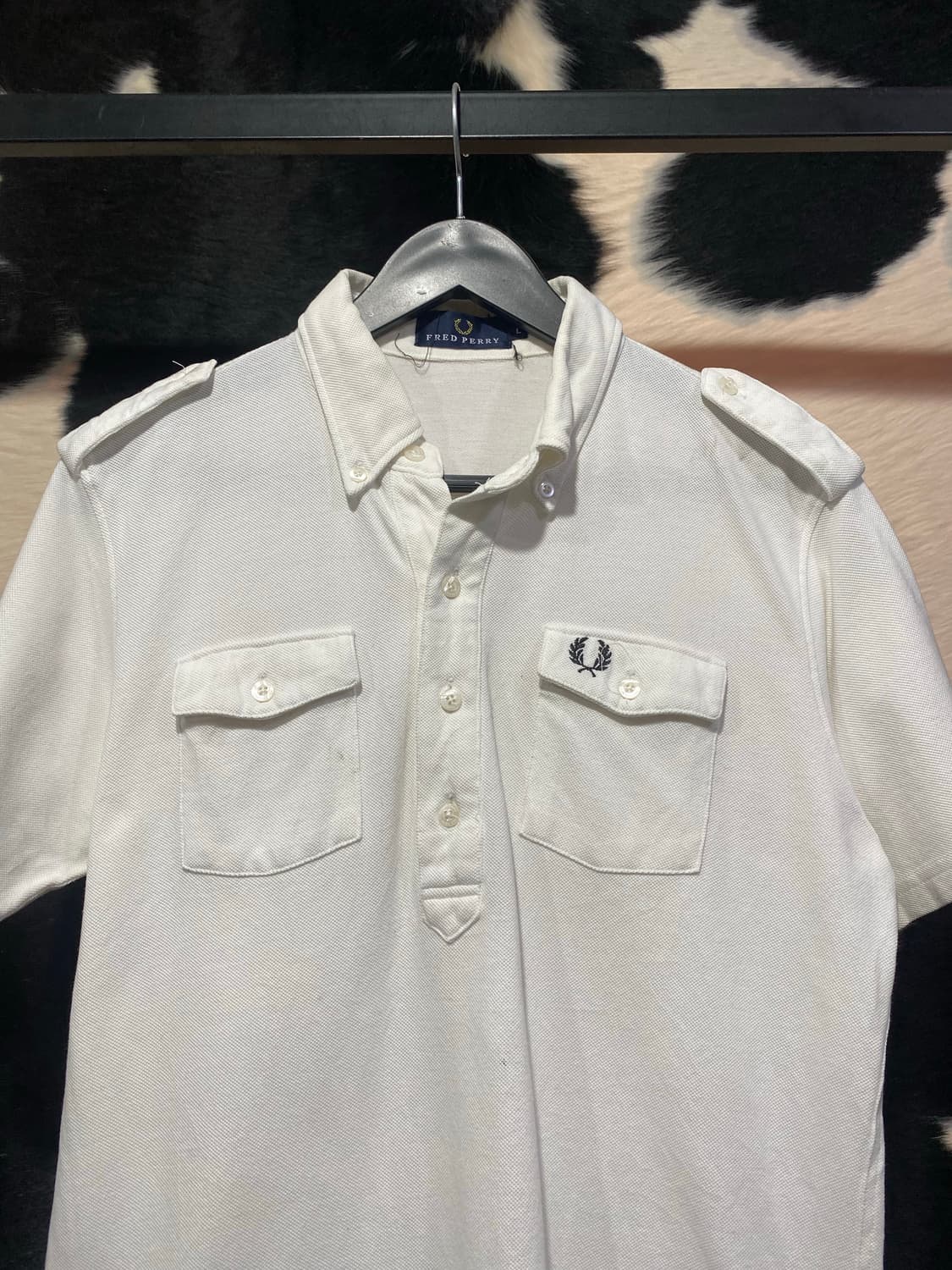 Fred Perry 견장 디테일 포켓 반팔 티셔츠 상품이미지2